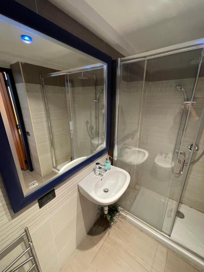 Lanova 21 Rooms Наполи Екстериор снимка